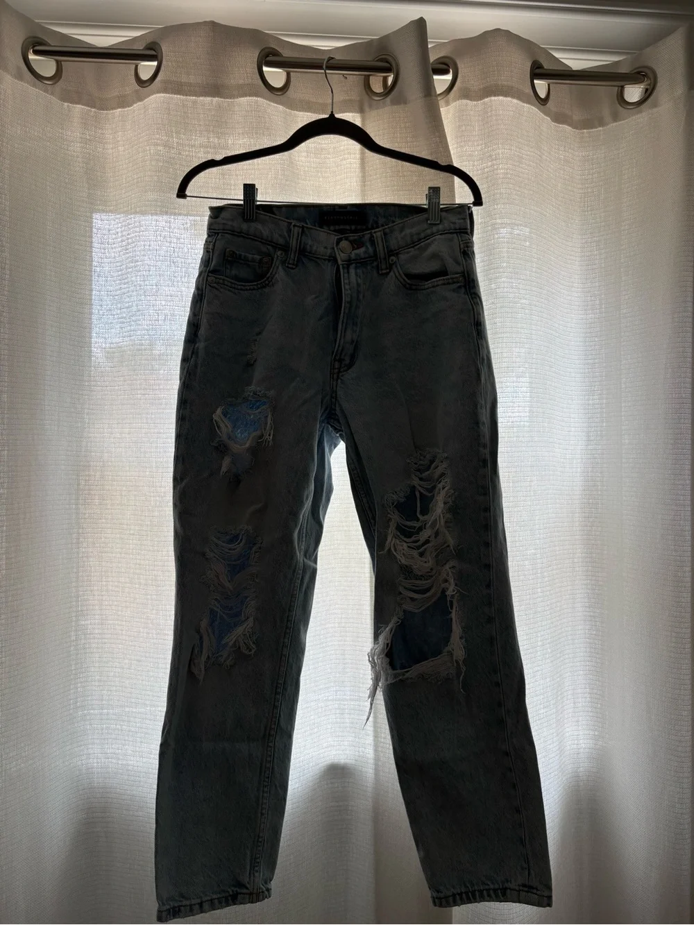 Aeropostale Women's Straight Ripped Black Jeans